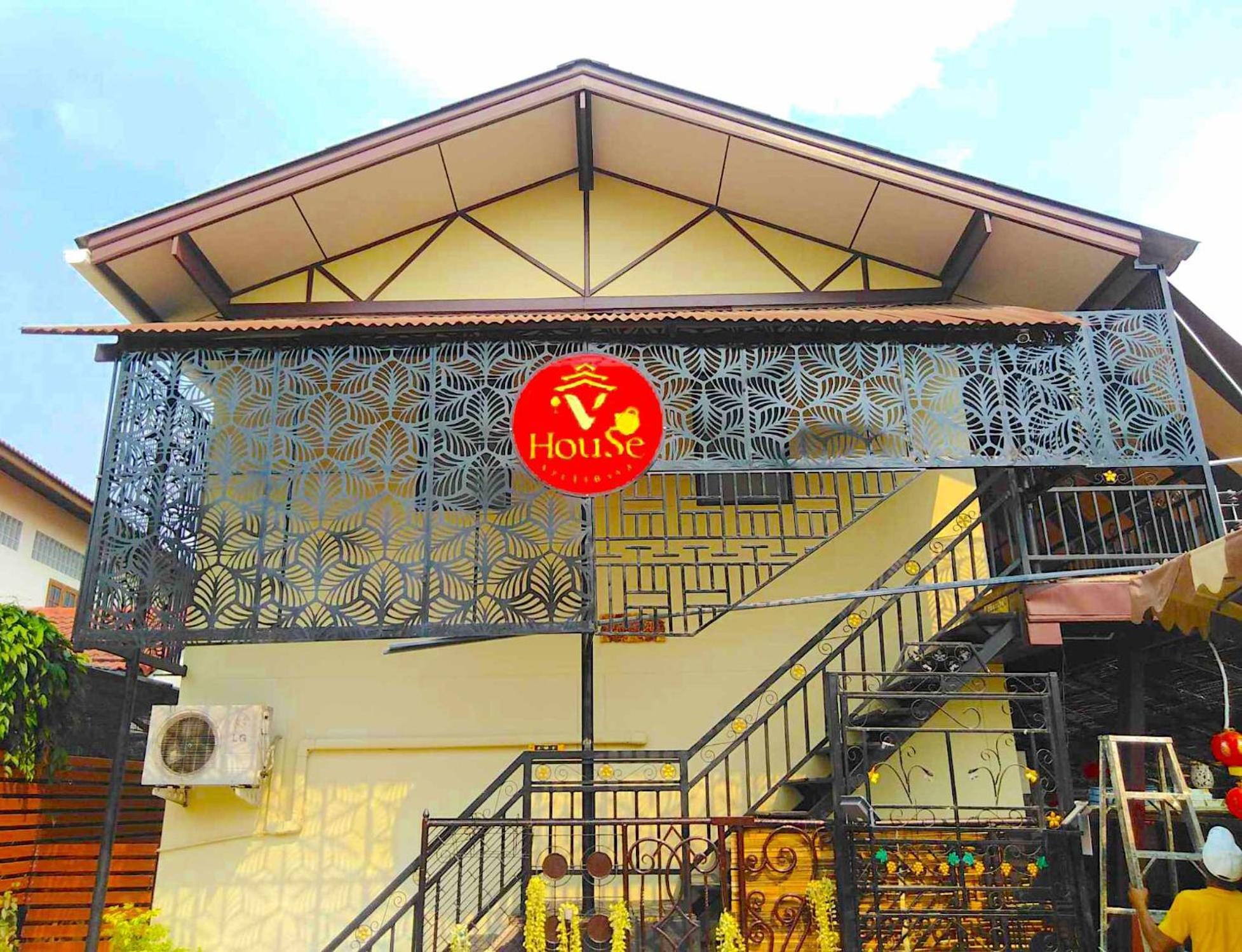 V House Hotel Ayutthaya Bagian luar foto