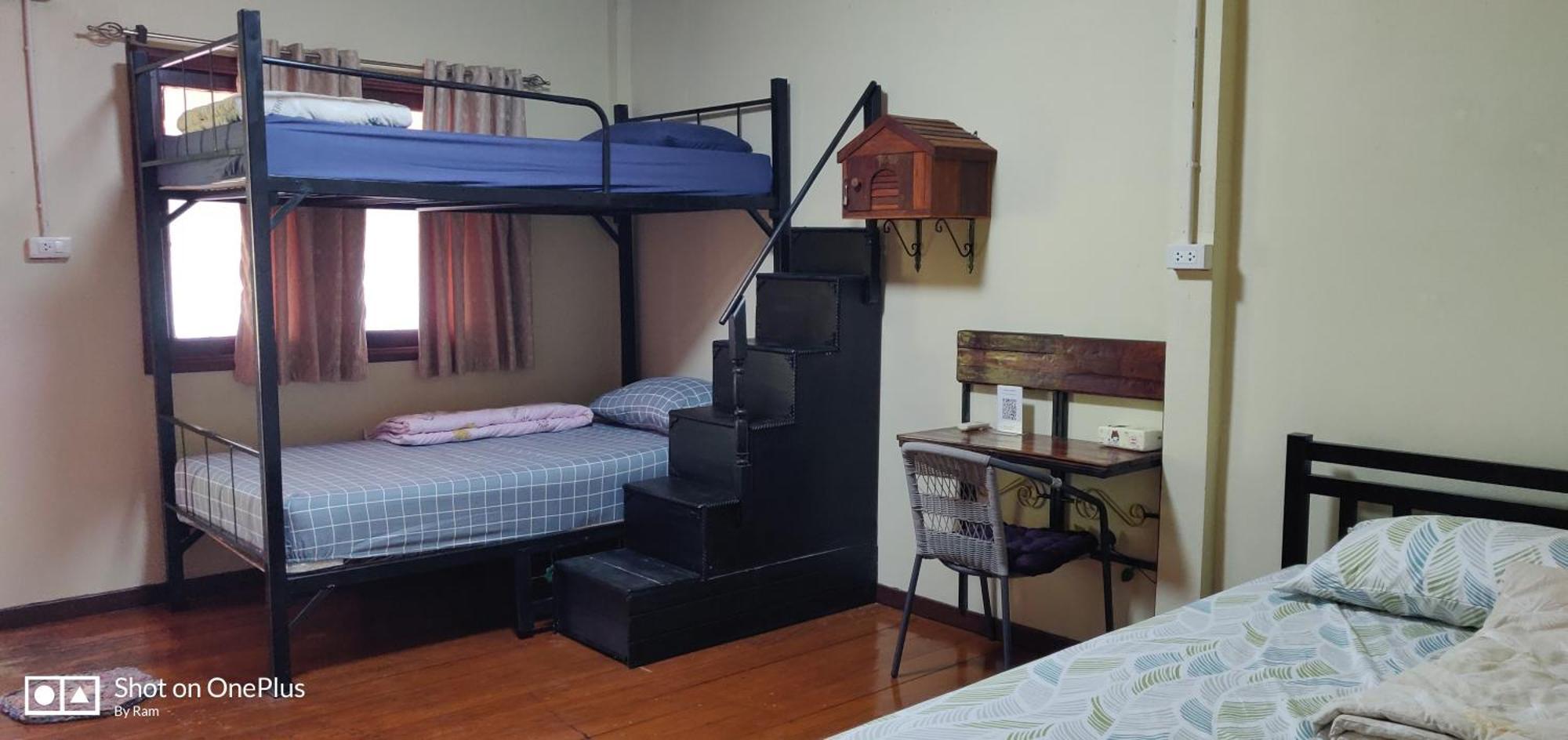 V House Hotel Ayutthaya Bagian luar foto