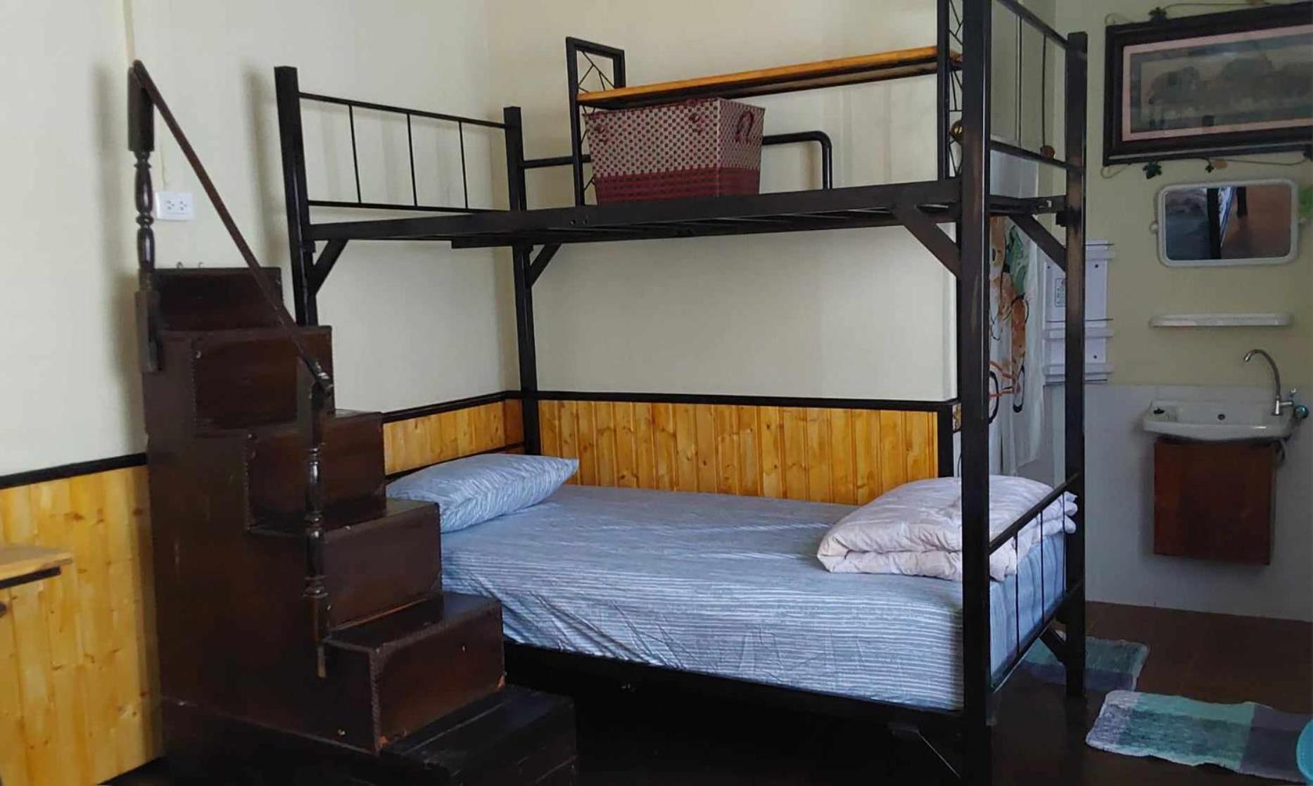 V House Hotel Ayutthaya Bagian luar foto